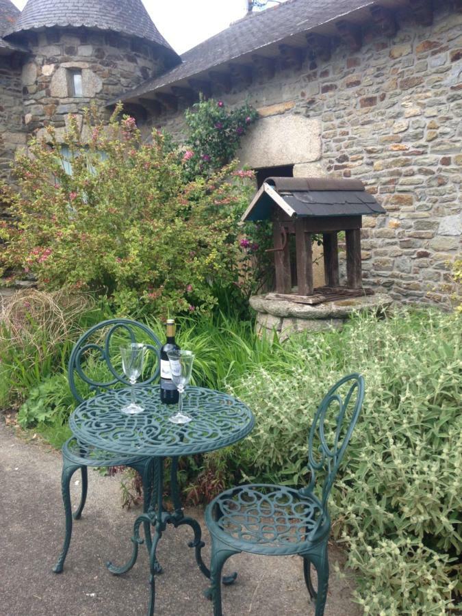 Le Petit Chateau Noyal-Pontivy Luaran gambar