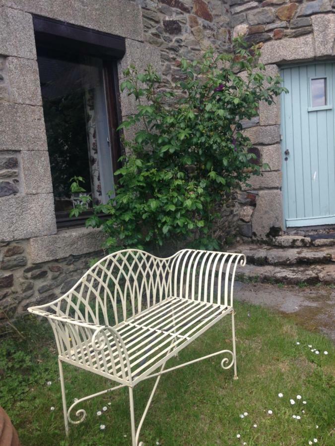 Le Petit Chateau Noyal-Pontivy Luaran gambar
