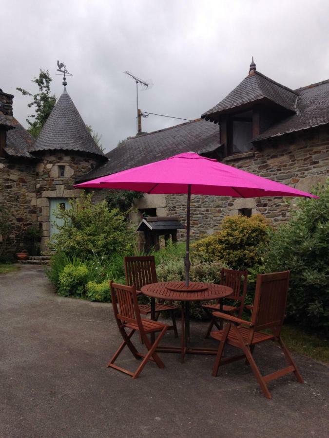 Le Petit Chateau Noyal-Pontivy Luaran gambar